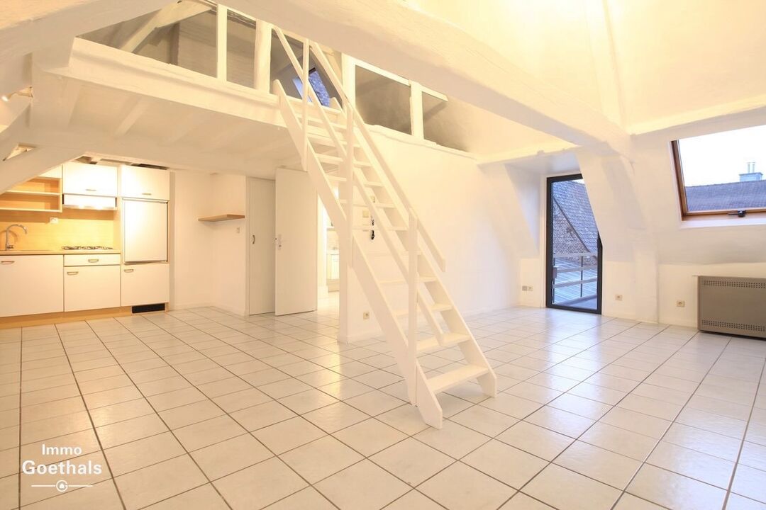 LOFT-APPARTEMENT AAN DE MARKT VAN KORTRIJK foto 5