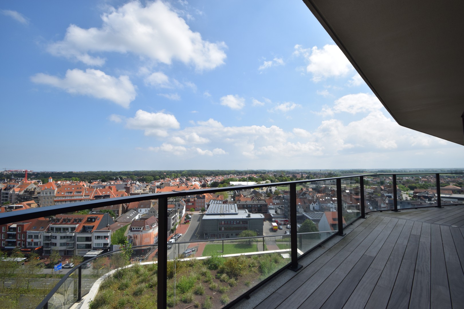 Magnifiek nieuwbouw appartement gelegen op de 10de verdieping genietend van panoramische zichten gelegen in de exclusieve residentie "The Tower" te Duinenwater. foto 3