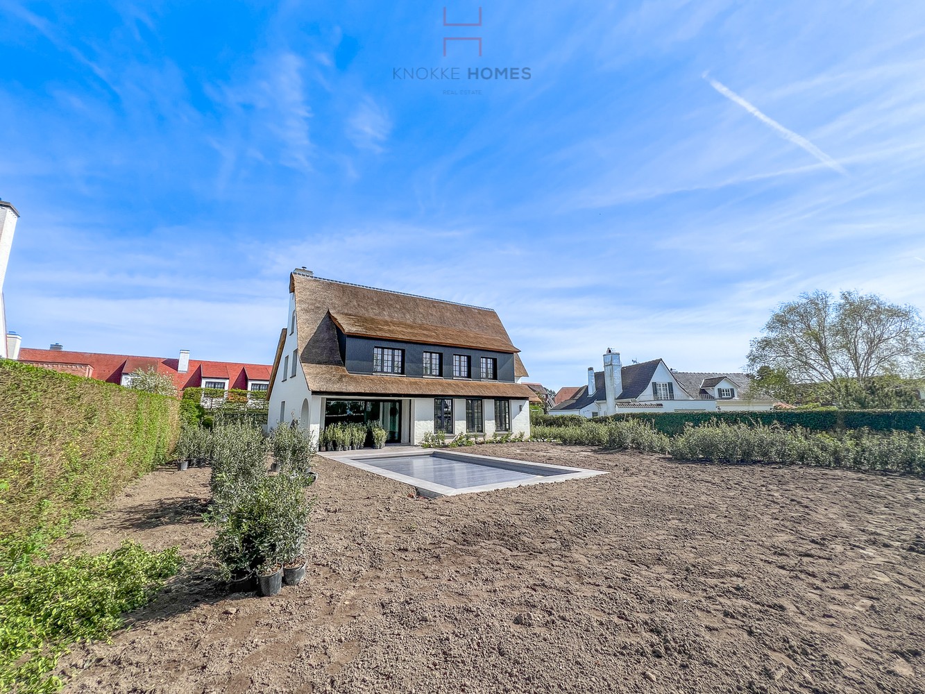 Grote gerenoveerde villa in residentiële villa-wijk nabij het Koningsbos aan de rand van het Zoute. foto 1