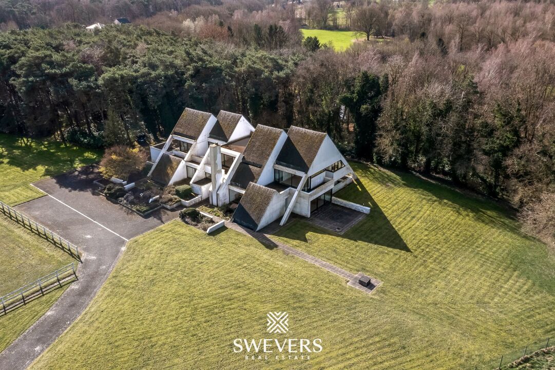 Exclusieve villa op magnifiek domein van bijna 3ha te Oudsbergen foto 1