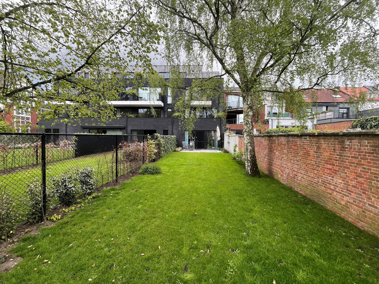 Ruim GLV-app in jong gebouw (2021) met grote, zonnige tuin foto 1
