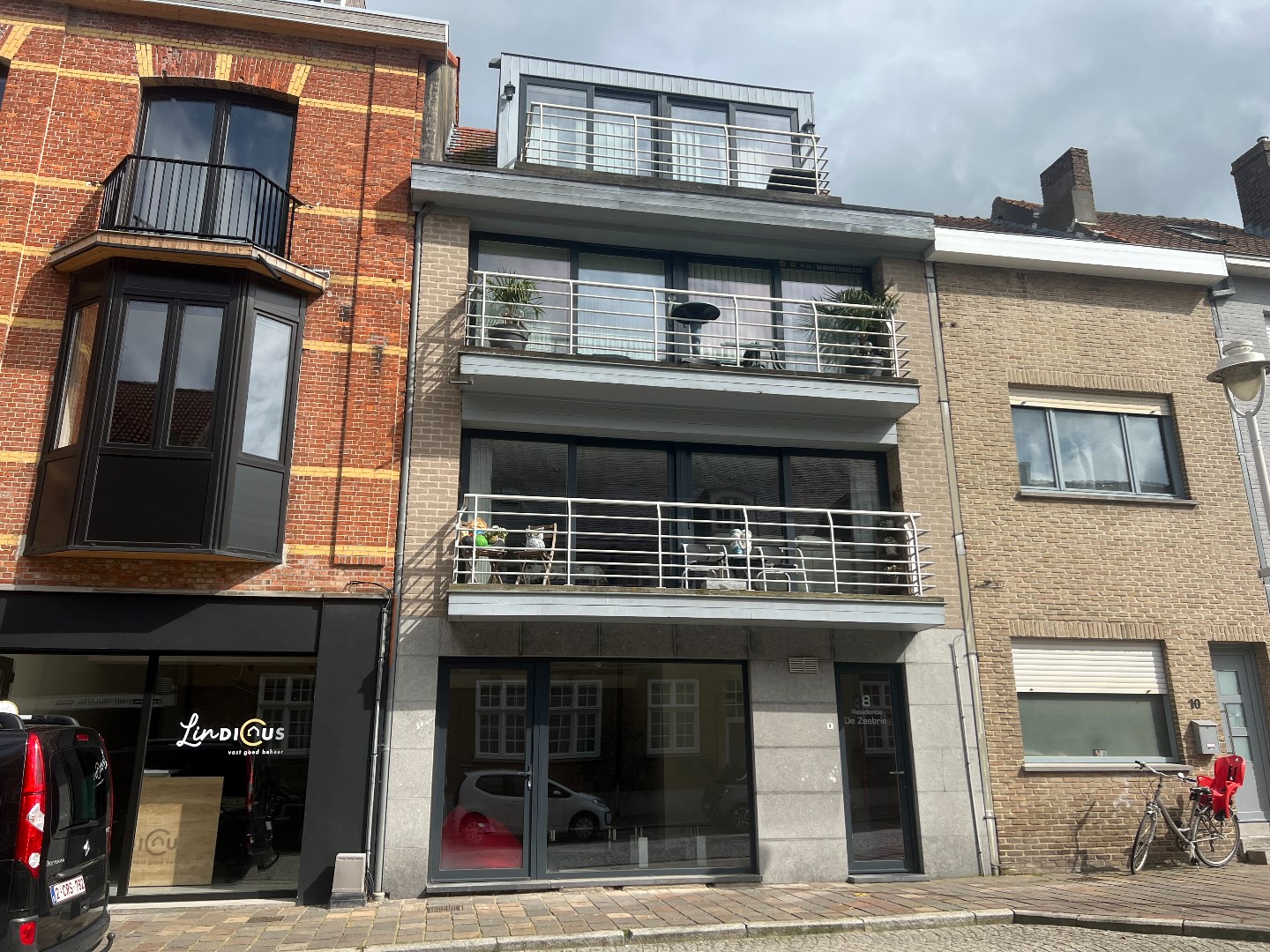 Handelspand met gelijkvloers casco-appartement te Nieuwpoort foto 5