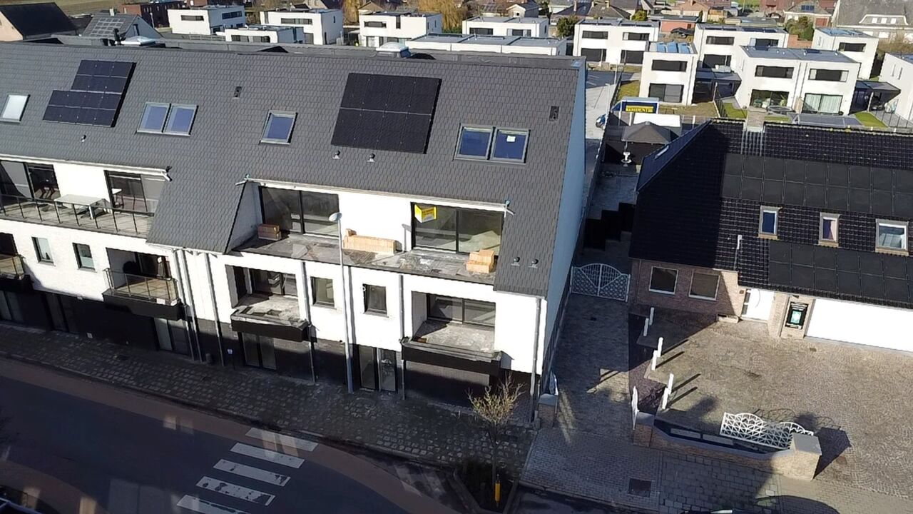 Drie slaapkamer appartement met ruim terras in nieuw project te Eernegem foto 4