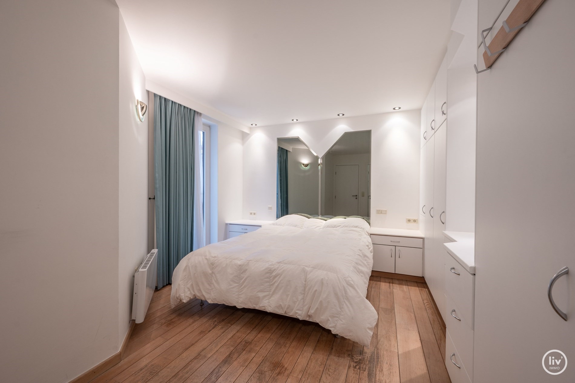 Aangenaam 2 slaapkamerappartement met mooie gevelbreedte centraal gelegen vlakbij het Rubensplein te Knokke.  foto 13