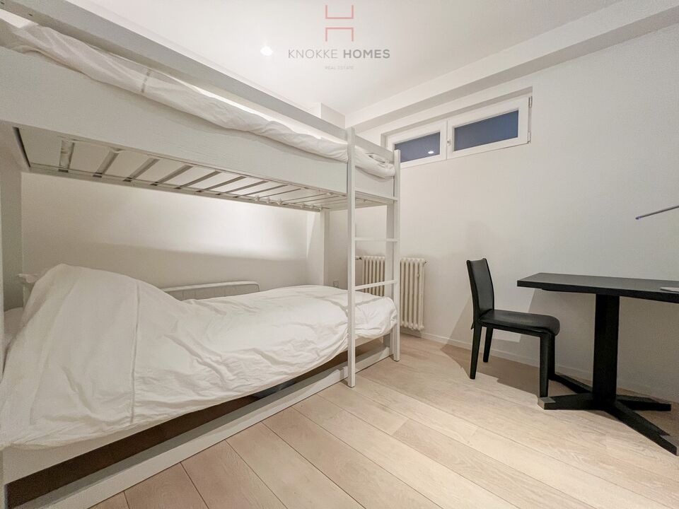 Stijlvol en luxueus ingericht appartement met een frontaal zeezicht en drie kamers, gelegen aan het Rubensplein foto 16