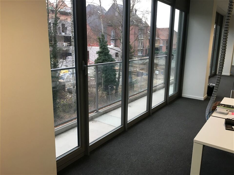 Instapklaar kantoor (500 m²) te huur in Genk foto 9