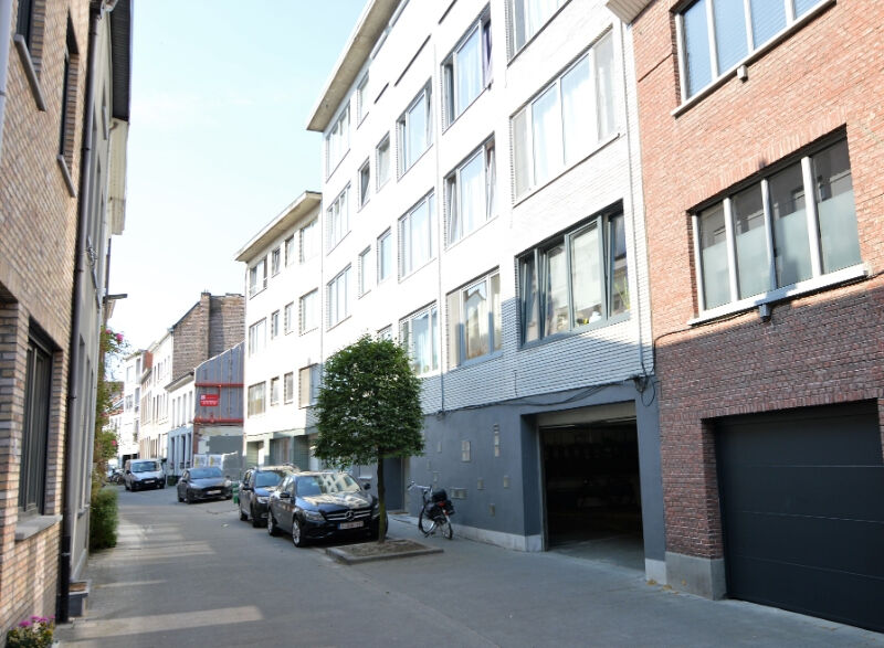 Overdekte autostaanplaats centrum Mechelen foto 2