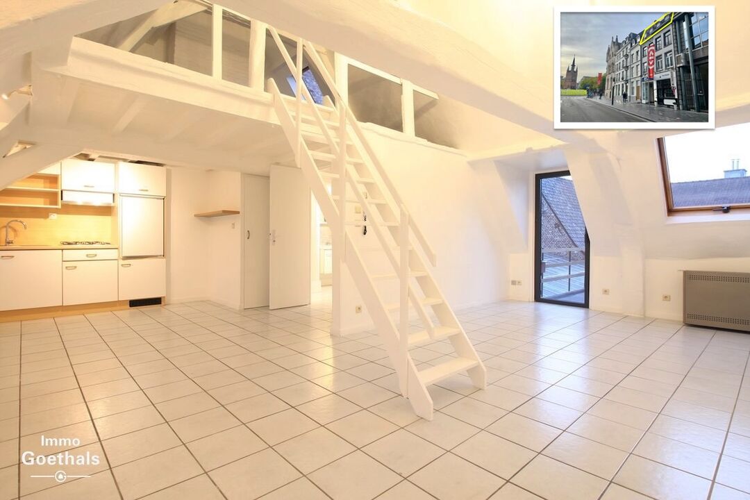 LOFT-APPARTEMENT AAN DE MARKT VAN KORTRIJK foto 1