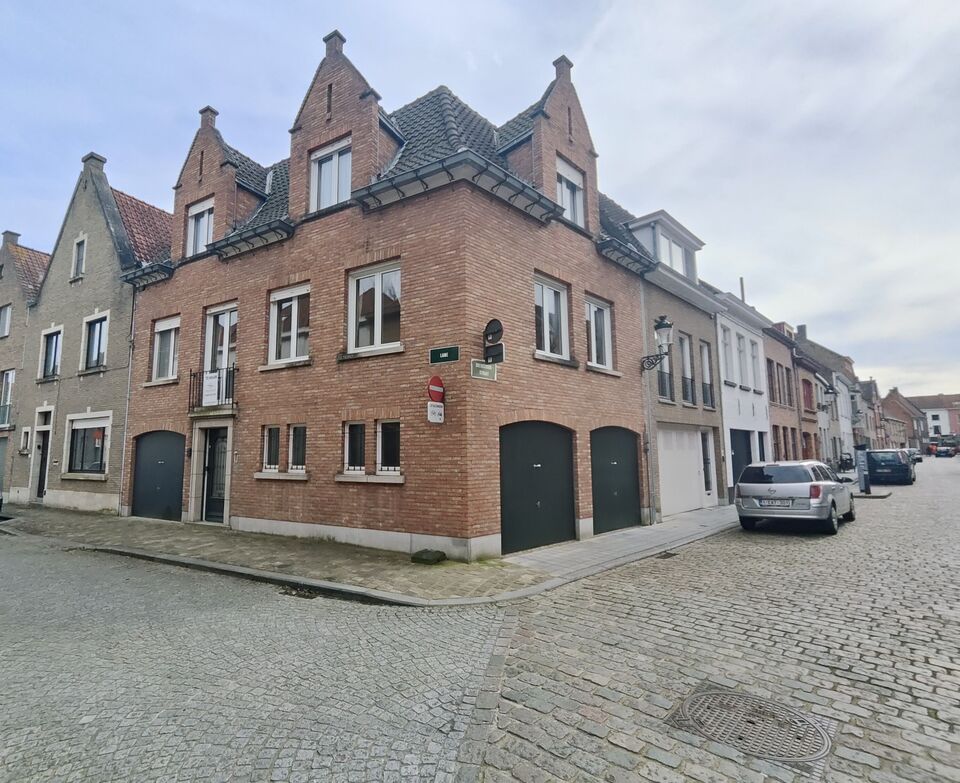 Gerenoveerde woning te huur op centrale ligging te Brugge! foto 1