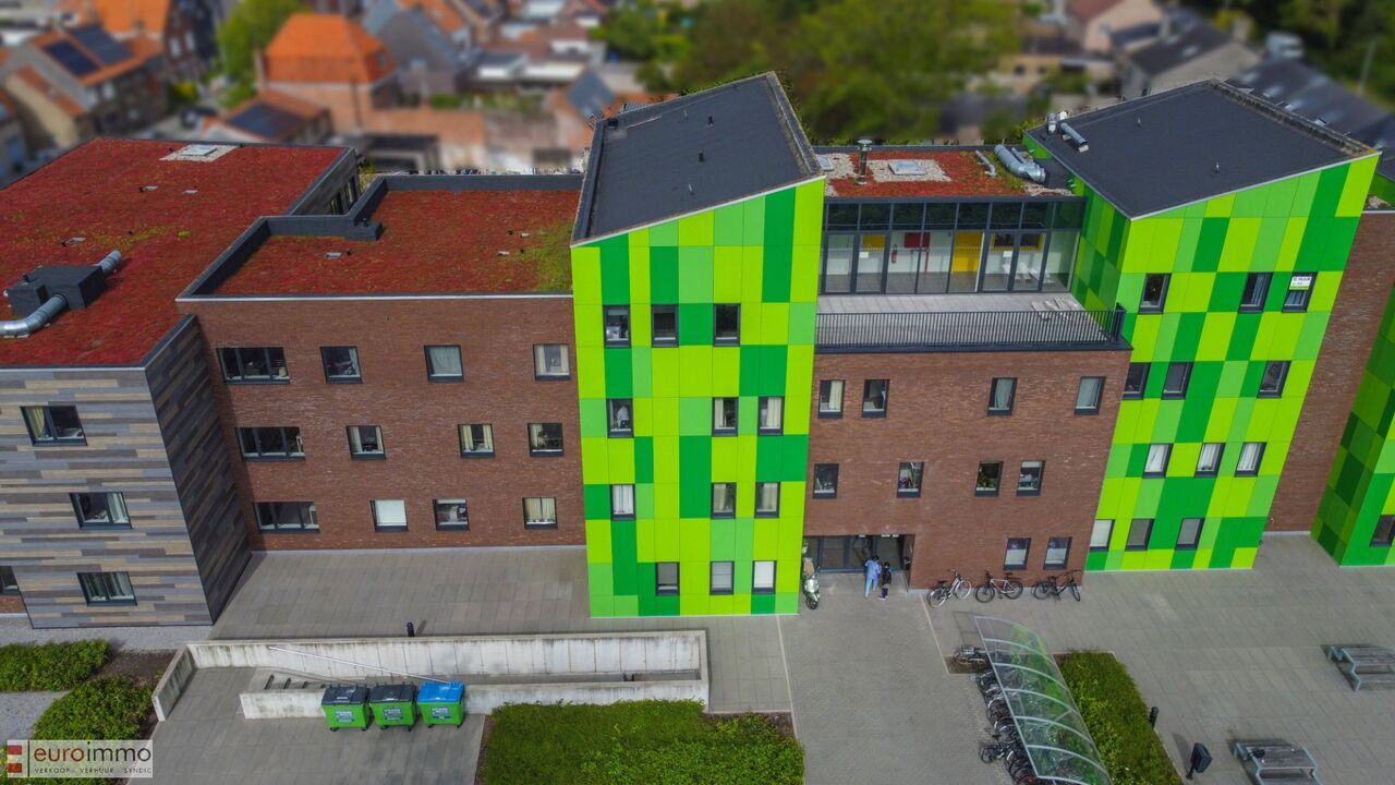 Eén van de mooiste en meest ruime studentenflats in Brugge te koop! foto 1