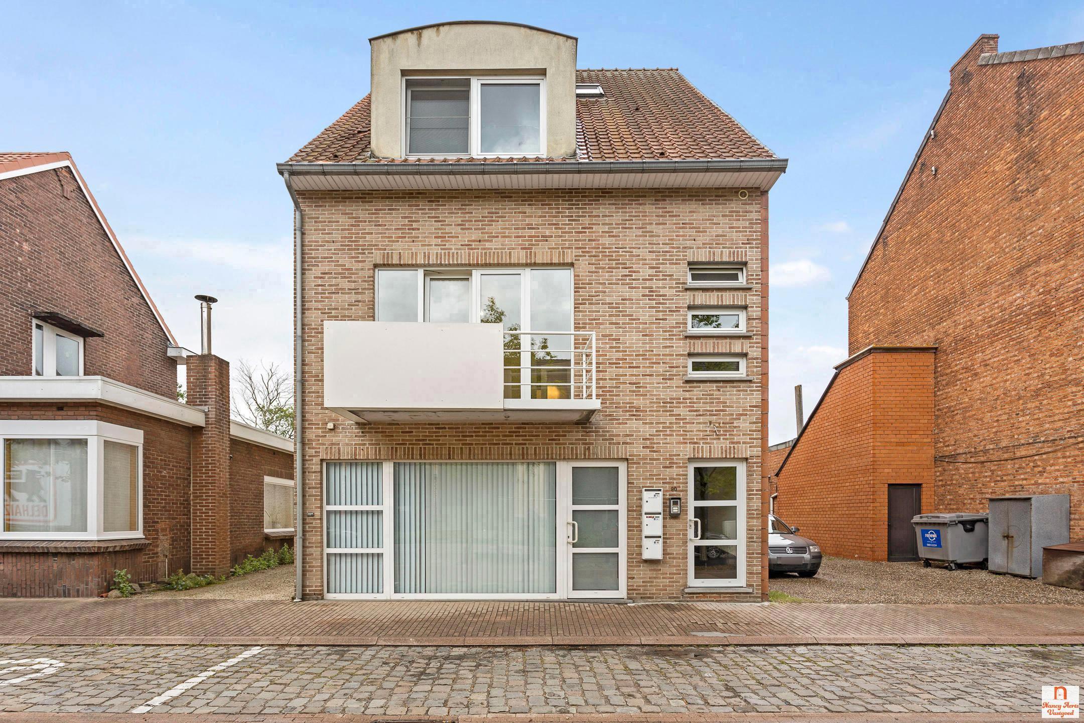 Instapklaar appartement met gigantisch terras in Zonhoven Centrum foto 18