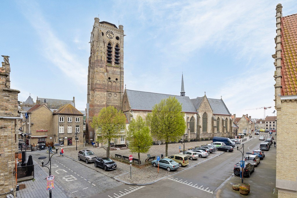 VEURNE: Commercieel gelegen investeringspand, handelsgelijkvloers van 90m² in dé winkelstraat in het historisch centrum van Veurne (verhuurd). foto 14