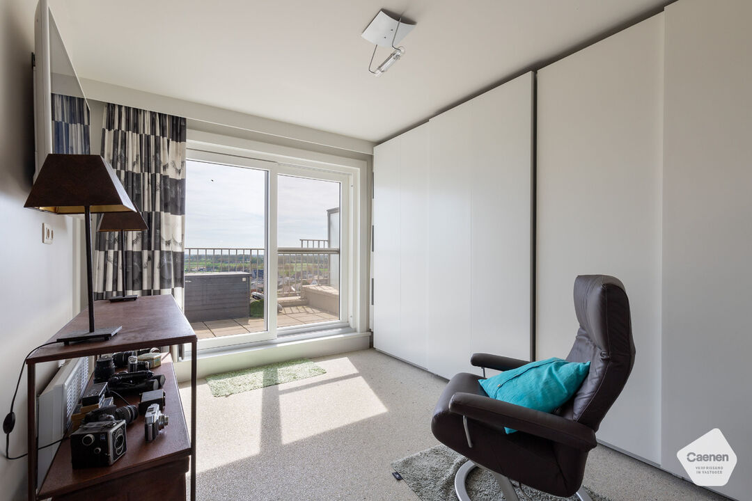 Prachtig gerenoveerde duplex-penthouse op de Zeedijk te Westende foto 17