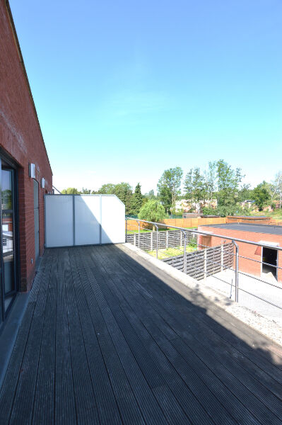 ​​​​Lichtrijk, modern 3-slaapkamerappartement met groot terras op 1e verdieping - incl garagebox te Mechelen. foto 8