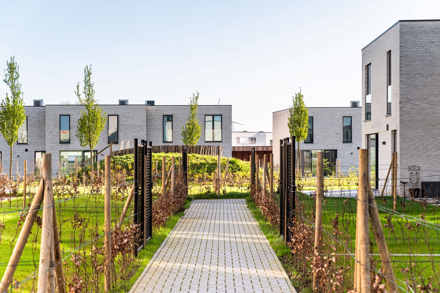 Duurzame instapklare woningen in een groene parkomgeving foto 1