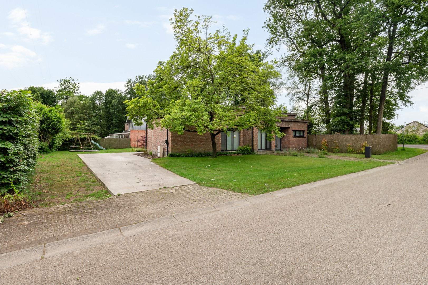 Gerenoveerde woning en bouwgrond in Brecht foto 18