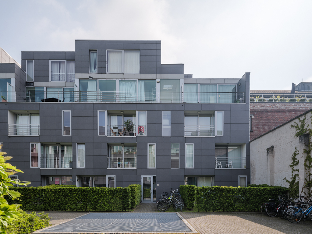 Gent Centrum, Lousbergskaai. Instapklaar gelijkvloers appartement (2slpk) op de tweede lijn met 2 terrassen en zicht op het Lousbergspark. foto 11