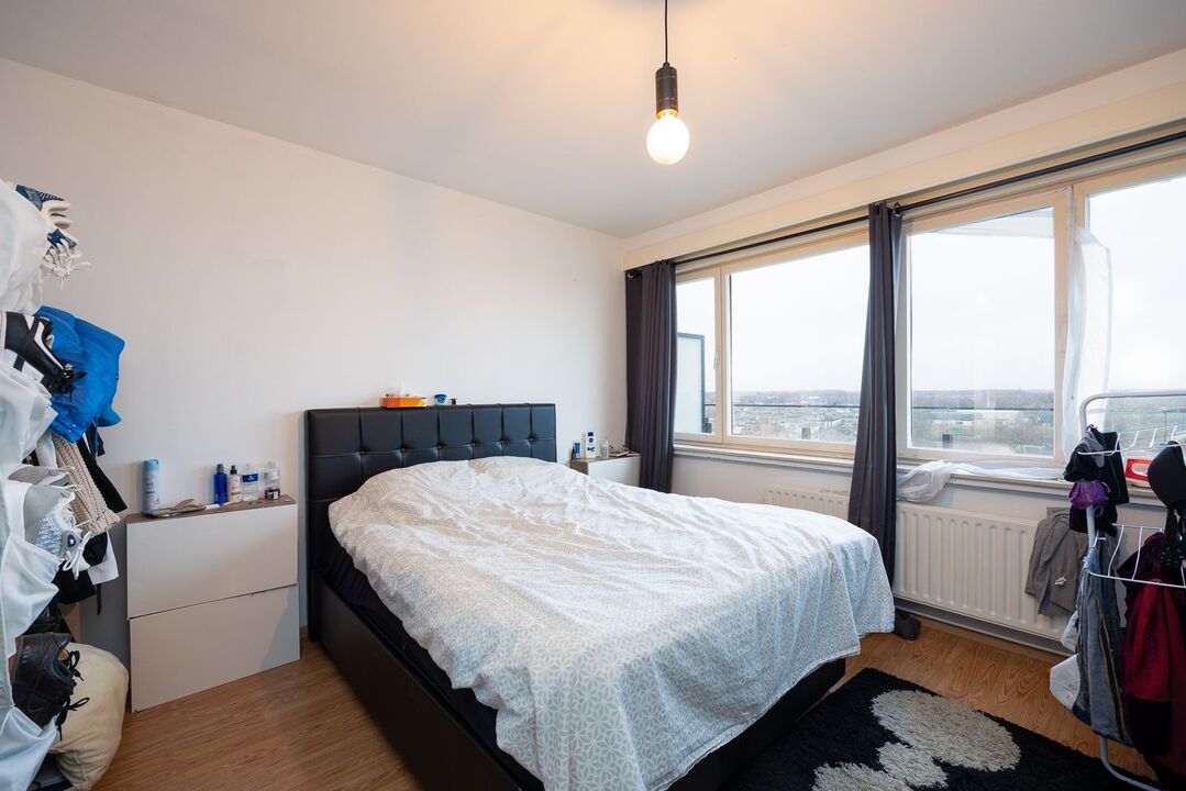 2 slaapkamer appartement op de 11e verdieping in Merksem te koop! foto 10