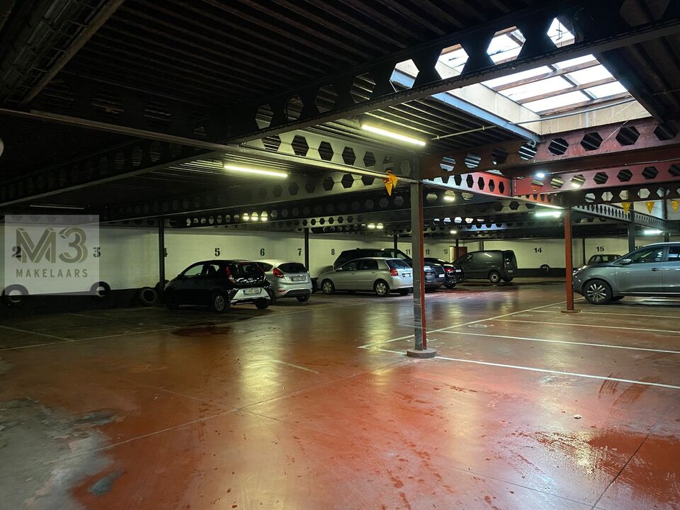 Volledige parkeergarage te koop met 181 autostaanplaatsen naast Turnhoutsebaan Antwerpen. foto 4