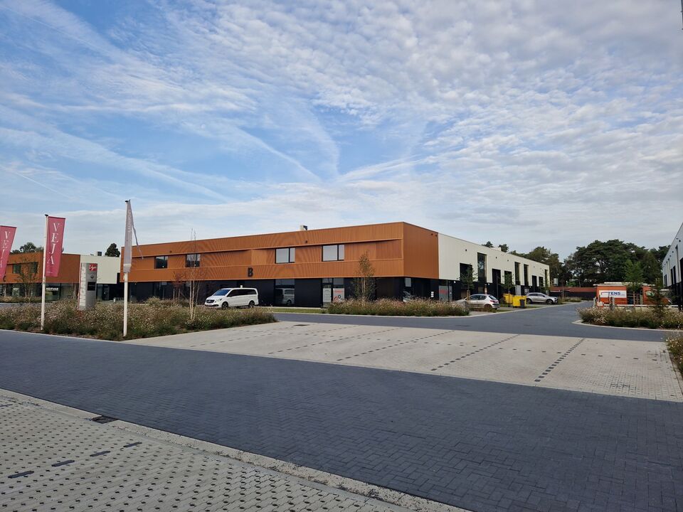 Nieuwbouw KMO-unit met twee autostaanplaatsen te Merksplas. foto 16