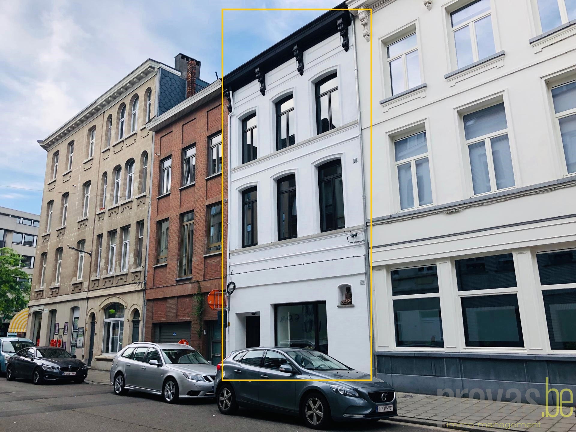 STABIEL VERHUURDE OPBRENGSTEIGENDOM MET 3 APPARTEMENTEN foto 1