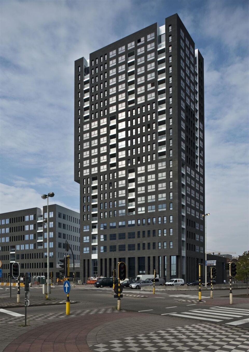 Prestigieuze kantoren te huur in de Avenue Building/ London Tower foto 1