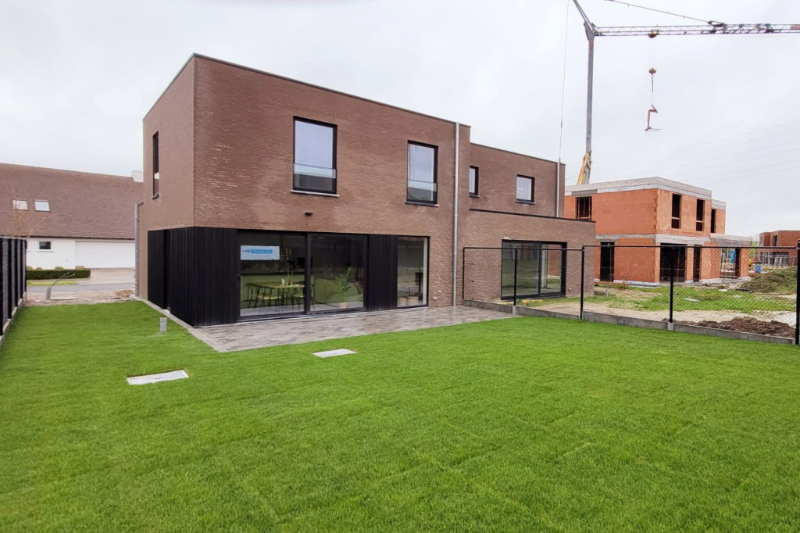 Centrum Roeselare: Prachtige halfopen nieuwbouwwoning met 3-4 slaapkamers in het Roobaert Park. foto 1