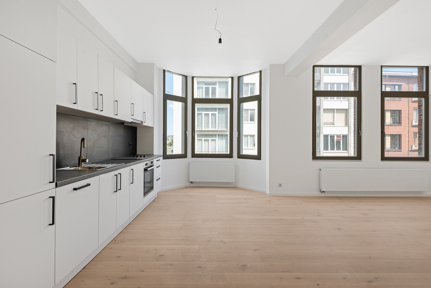 Prachtig gerenoveerd appartement met 2 slaapkamers in rustige straat te koop te Antwerpen foto 1