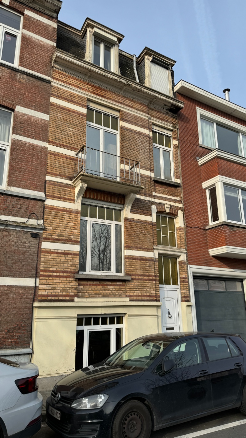 Ruim, totaal te renoveren woning op toplocatie in Gent foto 1