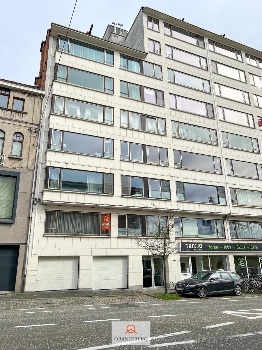 Ruim 2 slpk appartement vlakbij Citadelpark en station Gent-Sint-Pieters foto 1