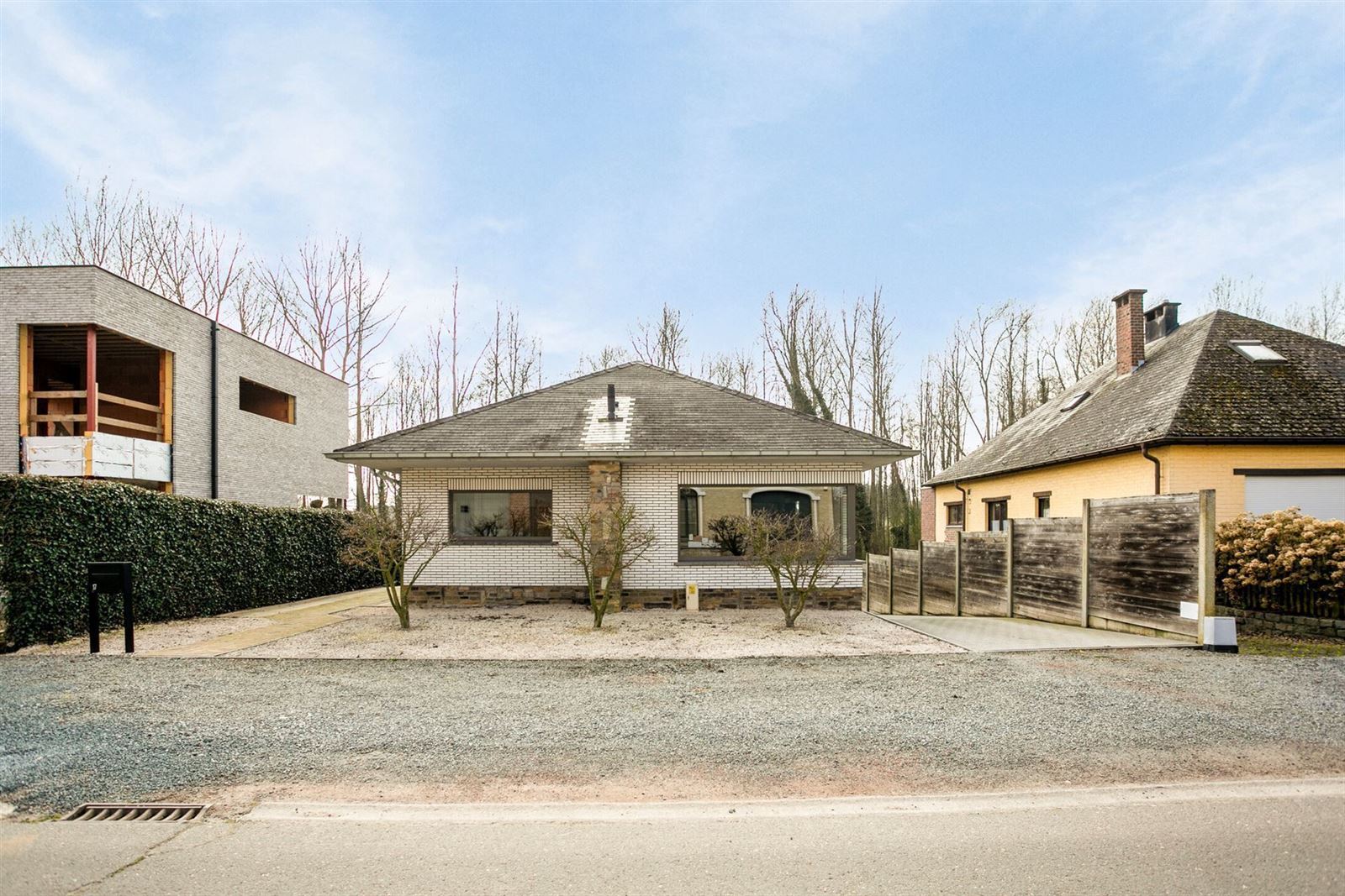 Instapklare bungalow TE KOOP in Vlezenbeek met 3 slaapkamers, tuin en dubbele garage foto 11