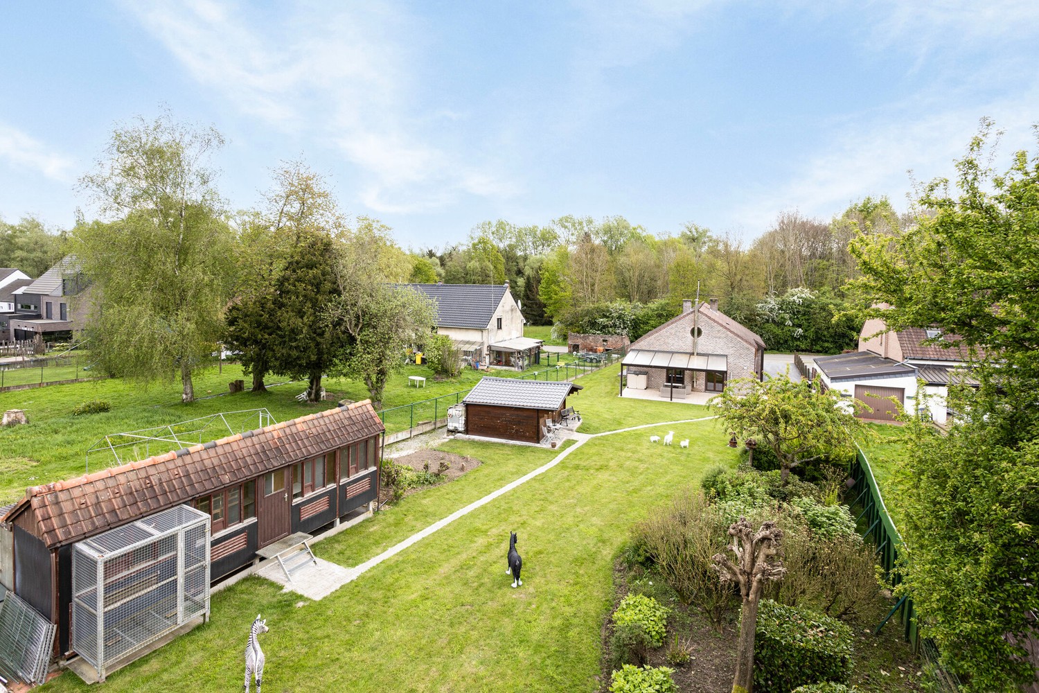 Gezellige bungalow met prachtige tuin gelegen in Huldenberg dichtbij diverse voorzieningen. foto 23