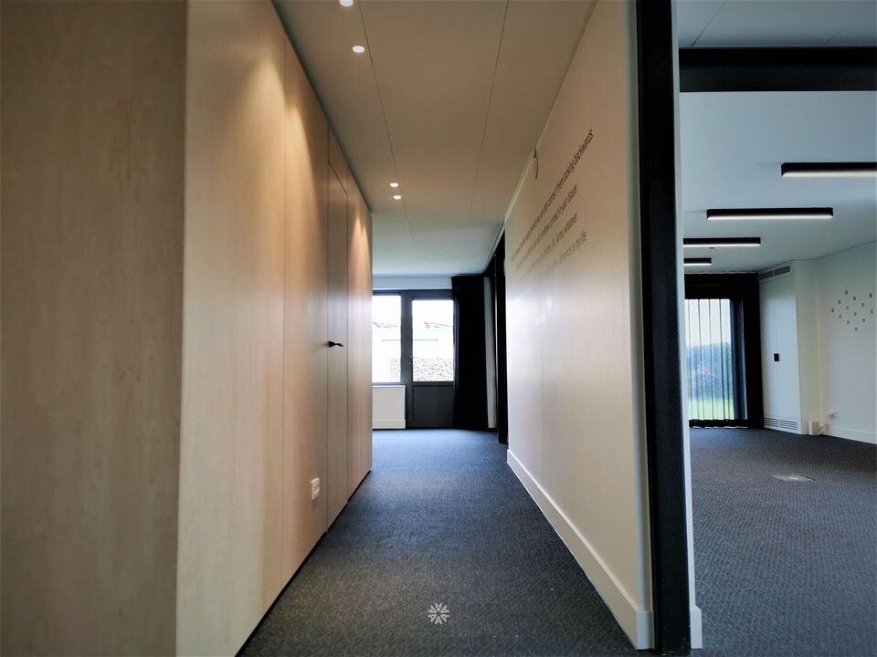 Moderne kantoorruimtes te huur in het centrum van Beervelde foto 11