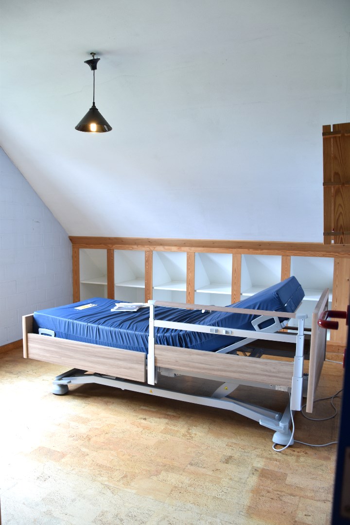 Charmante alleenstaande woning met 4 slaapkamers op Zuidgericht perceel te koop in Gullegem foto 12