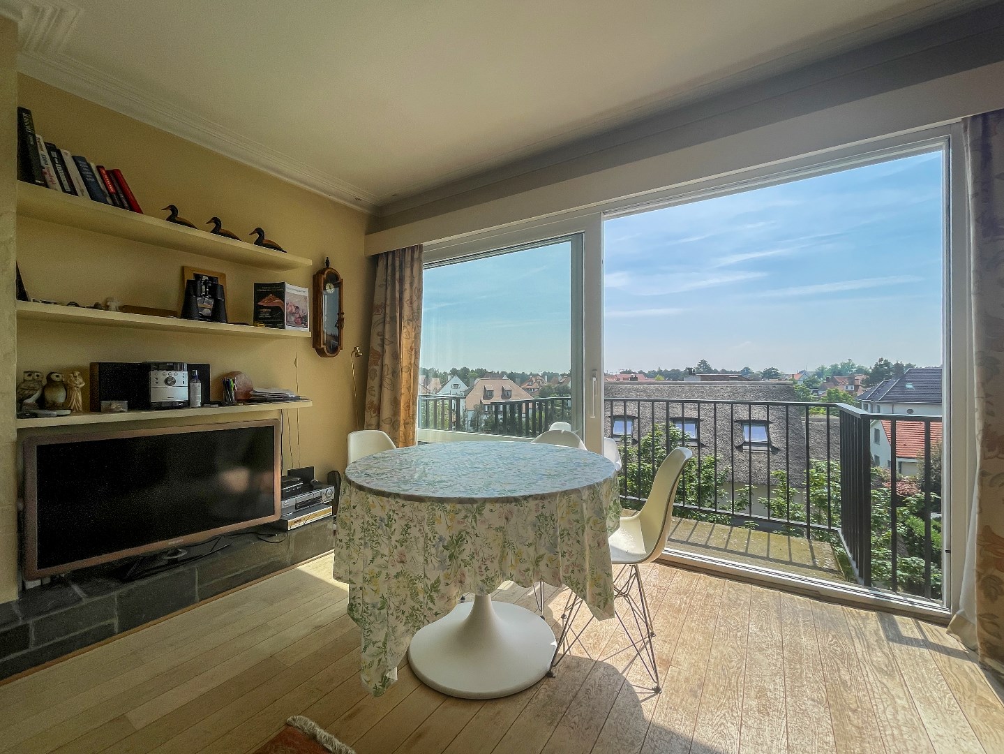 Te renoveren appartement met prachtig groen zicht, gelegen in een zeer rustige straat vlakbij de Zoutelaan. foto 8