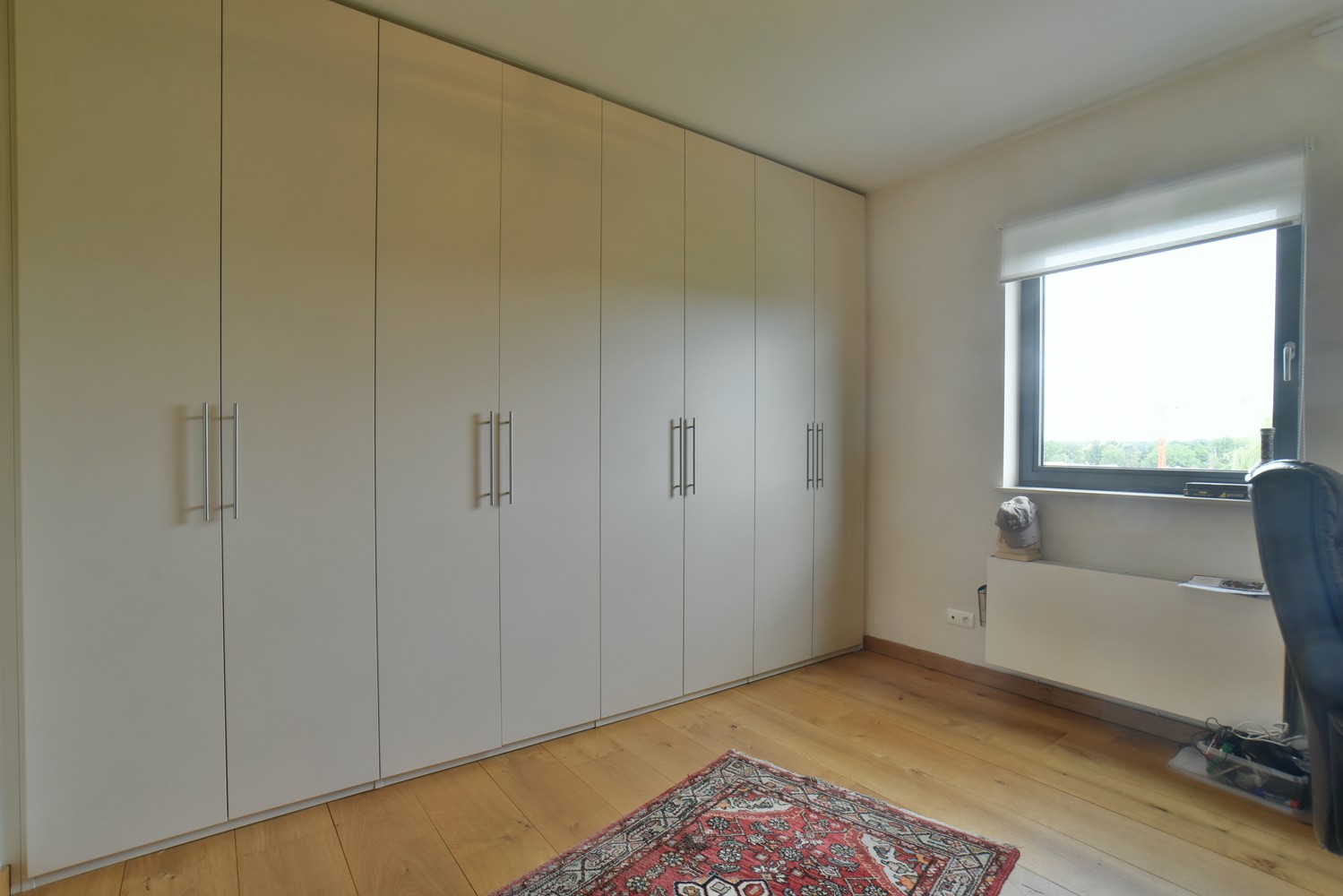Klassevol penthouse van 318 m² met 4 slaapkamers, 2 badkamers en 2 garages, rustig gelegen in het centrum van Lanaken foto 14