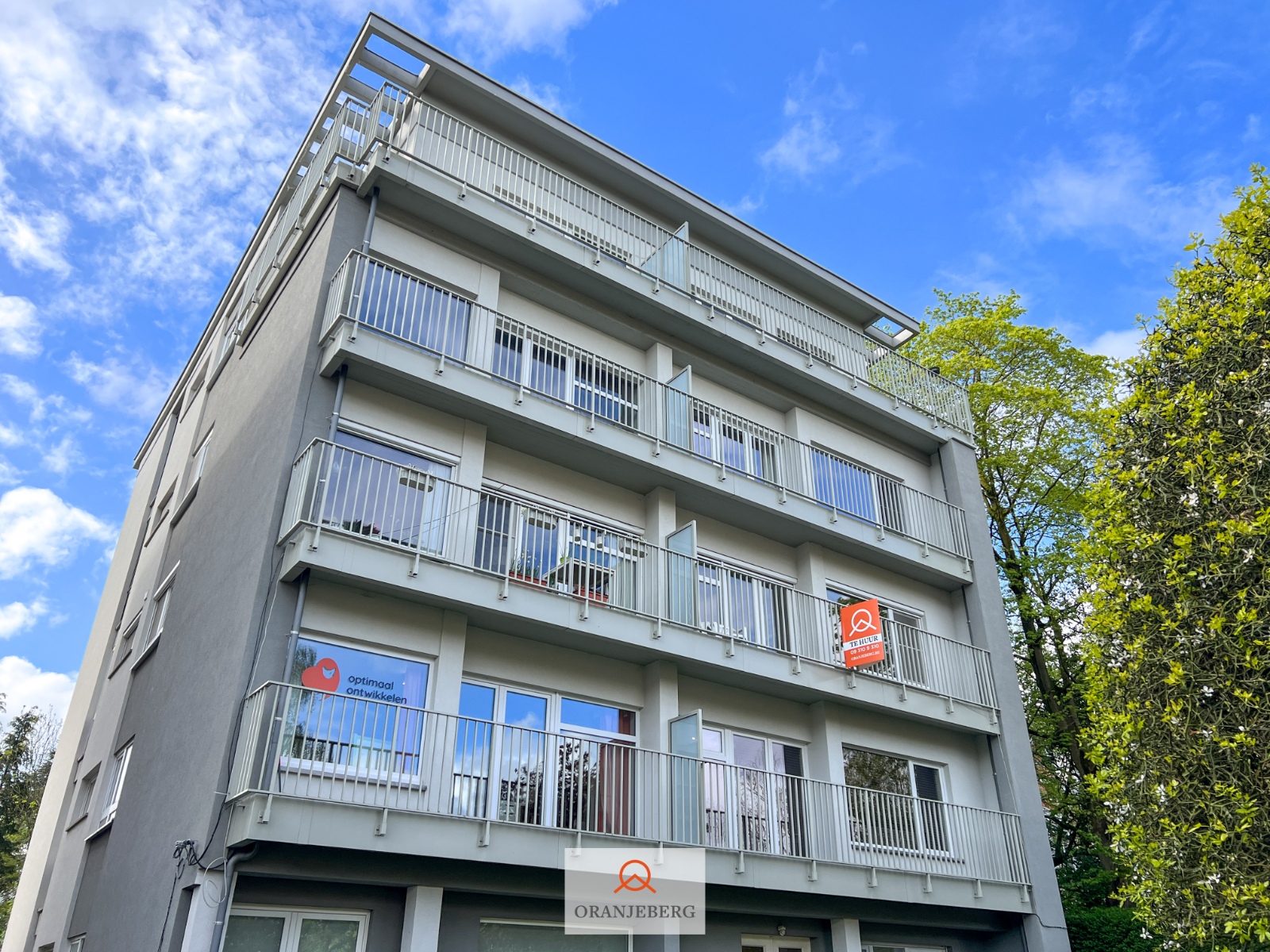 Lichtrijk 2 slpk appartement met terras vlakbij de Sterre foto 2