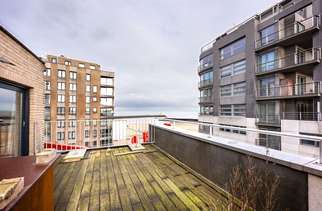 Dakappartement met 2 ruime terrassen, zijdelings zeezicht en parkeerplaats in de residentie foto 16