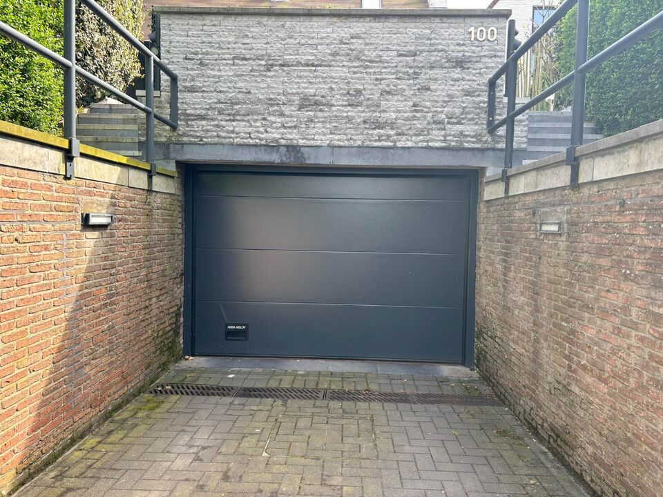 Zeer toegankelijke garagebox gelegen aan de Kustlaan, vlakbij de Zeedijk en het Albertplein.  foto 3