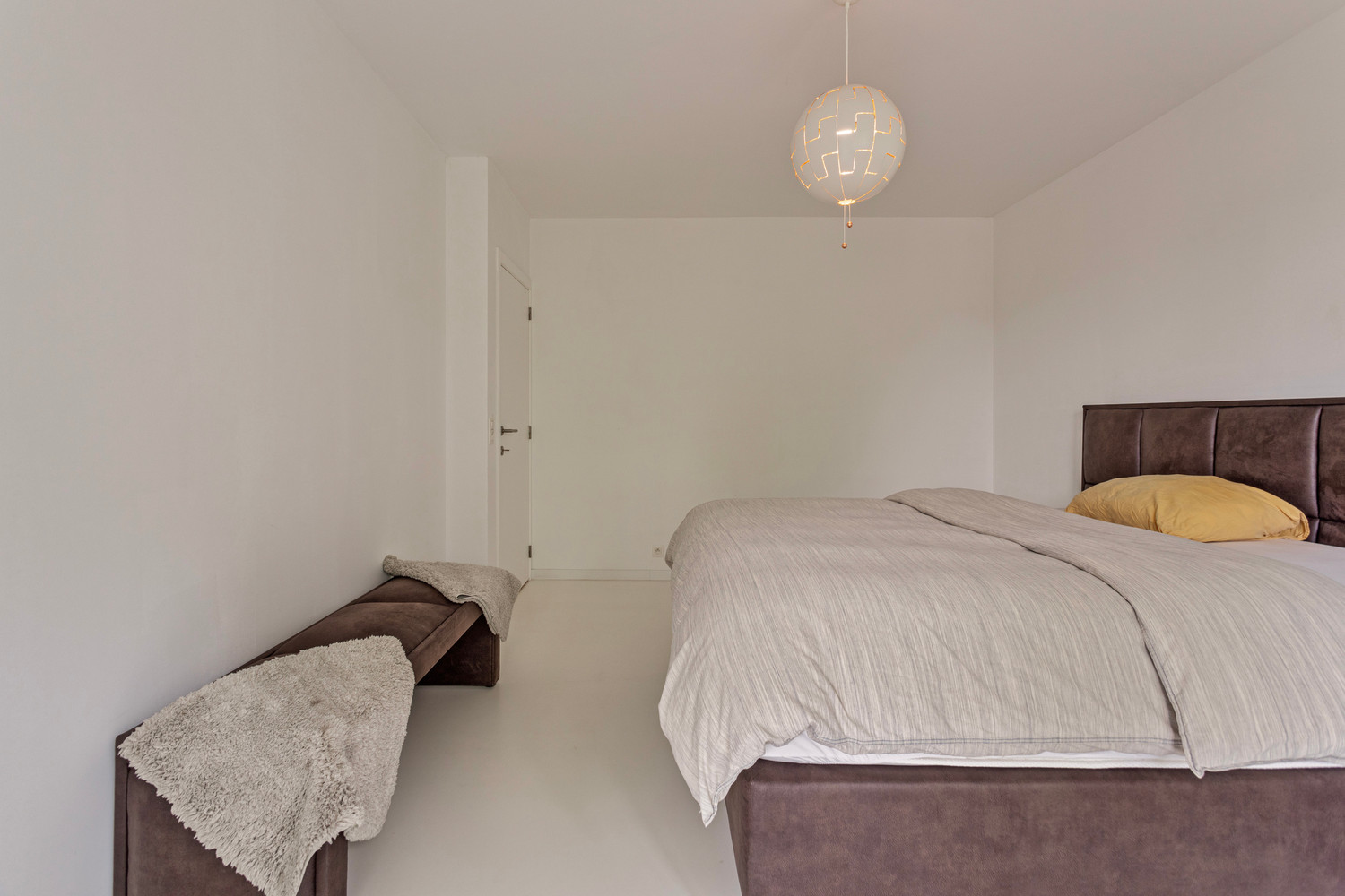 Instapklaar trendy appartement op wandelafstand van het Boekenberg Park met 3 slks, ruim terras en garagebox! foto 24