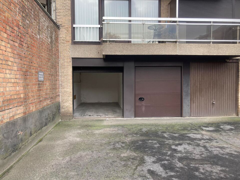 Afgesloten garagebox in residentie Solamar 1 te Oostende  foto 3