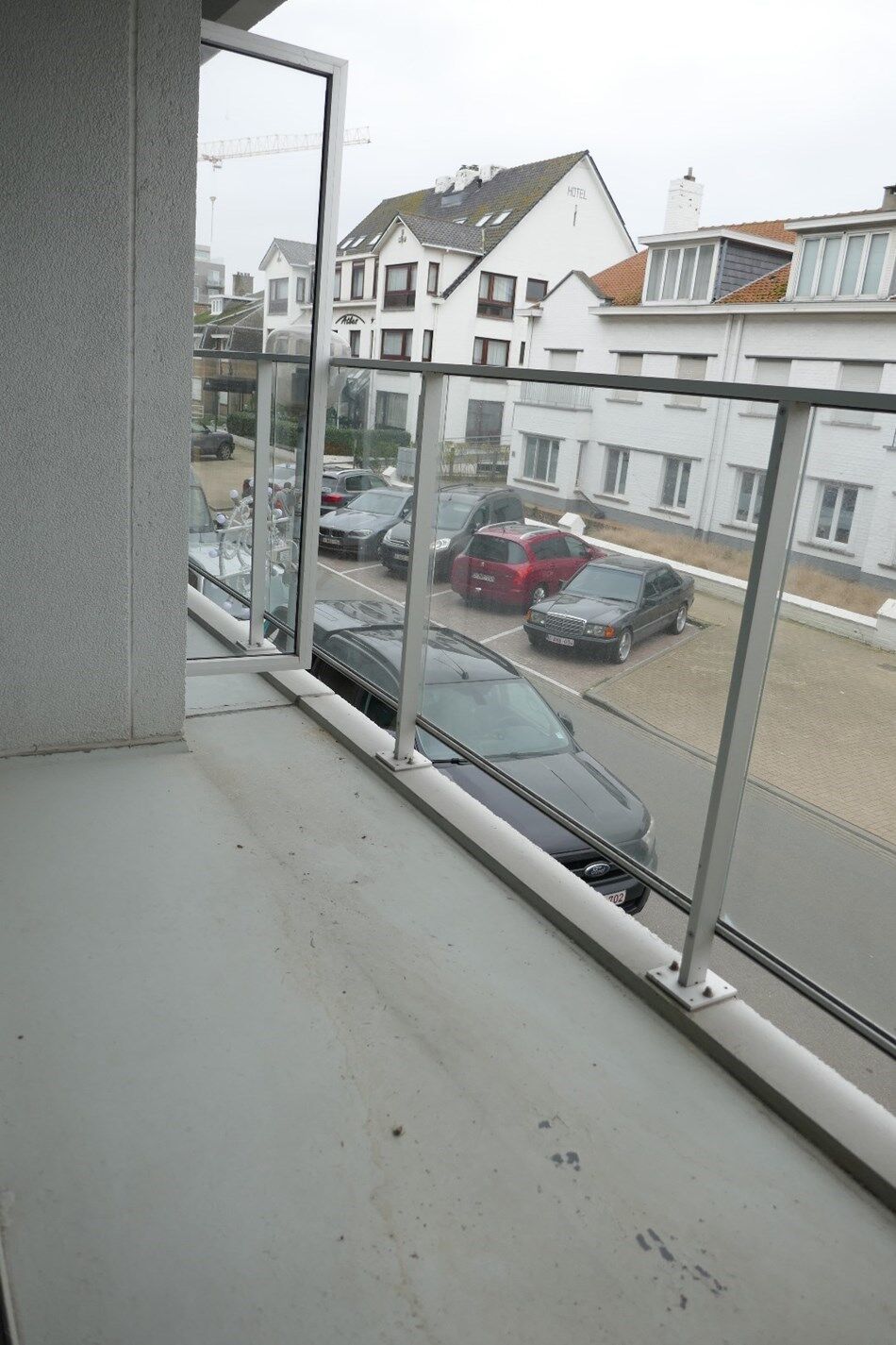 Goed gelegen appartement met staanplaats, berging en open zichten, net om de hoek van de zeedijk te Zeebrugge. foto 7