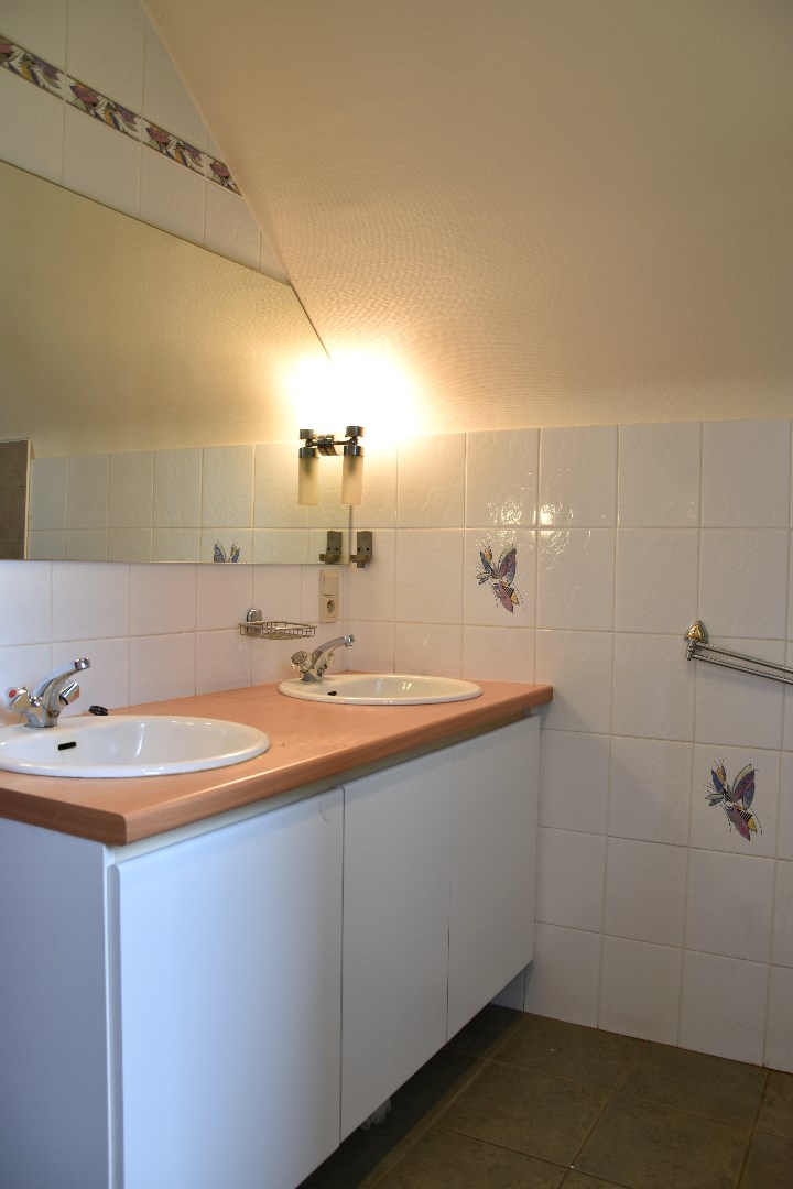 Charmante alleenstaande woning met 4 slaapkamers op Zuidgericht perceel te koop in Gullegem foto 9