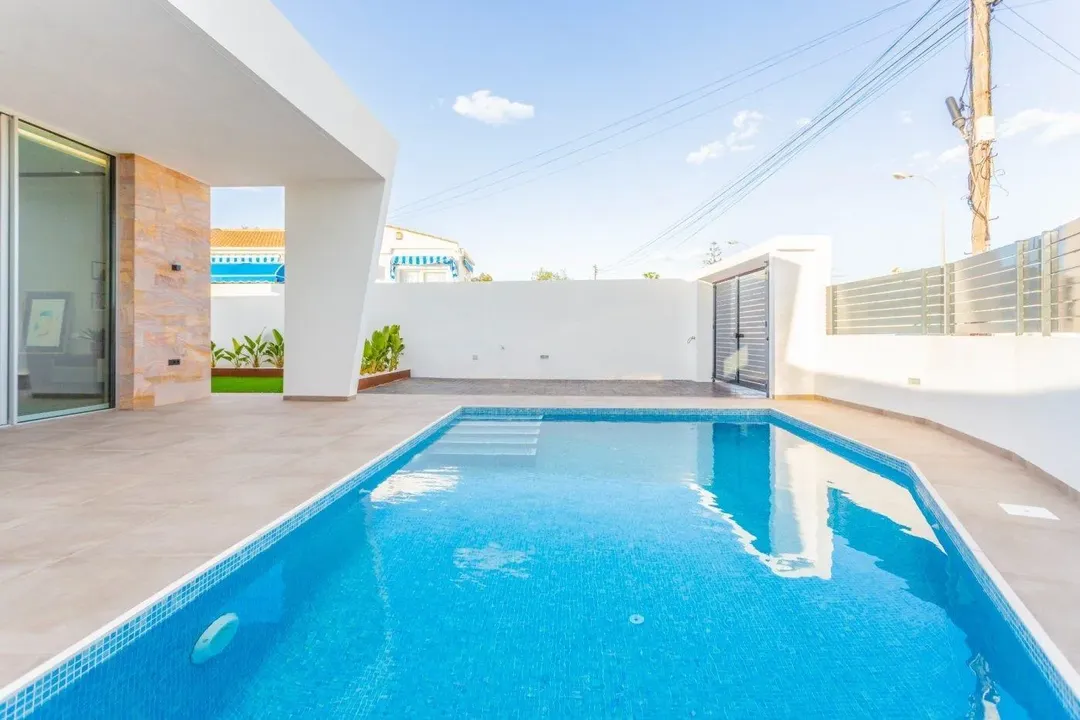 Betoverende nieuwbouwvilla: een oase van luxe in Torrevieja foto 24