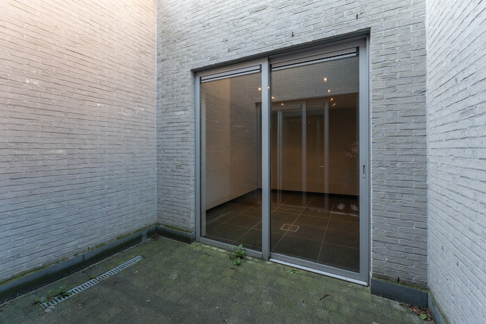 Instapklare kantoorruimte/praktijkruimte met ruime garage te centrum Roeselare! foto 11