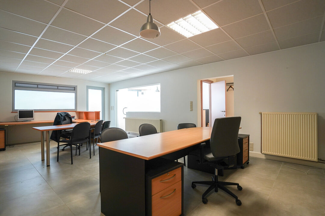 Moderne kantoorruimte met 5 parkeerplaatsen te Puurs-Sint-Amands foto 6