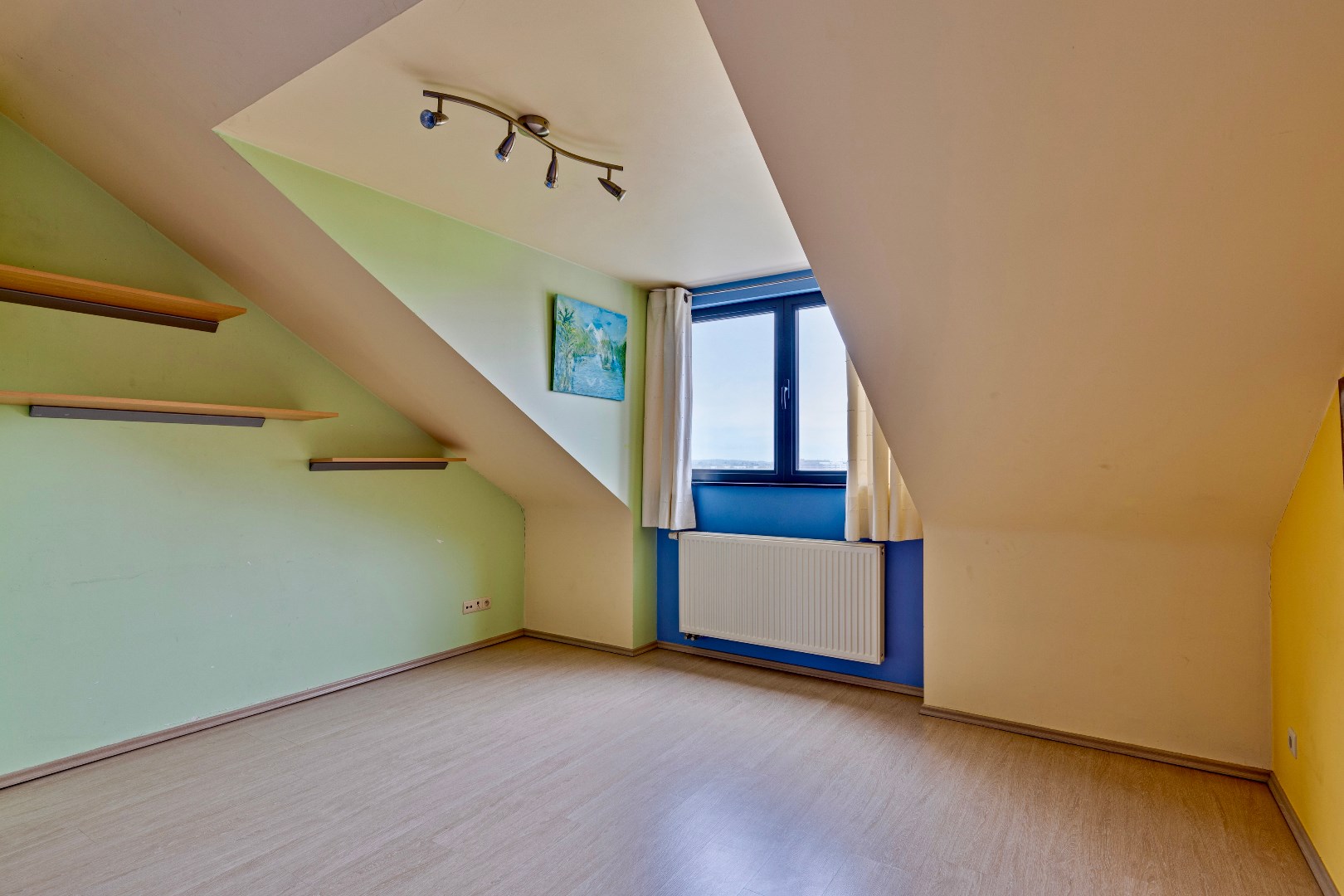 Instapklaar ruim duplex appartement van 150m² met 3 slpks, terras en garage nabij centrum Halle foto 22
