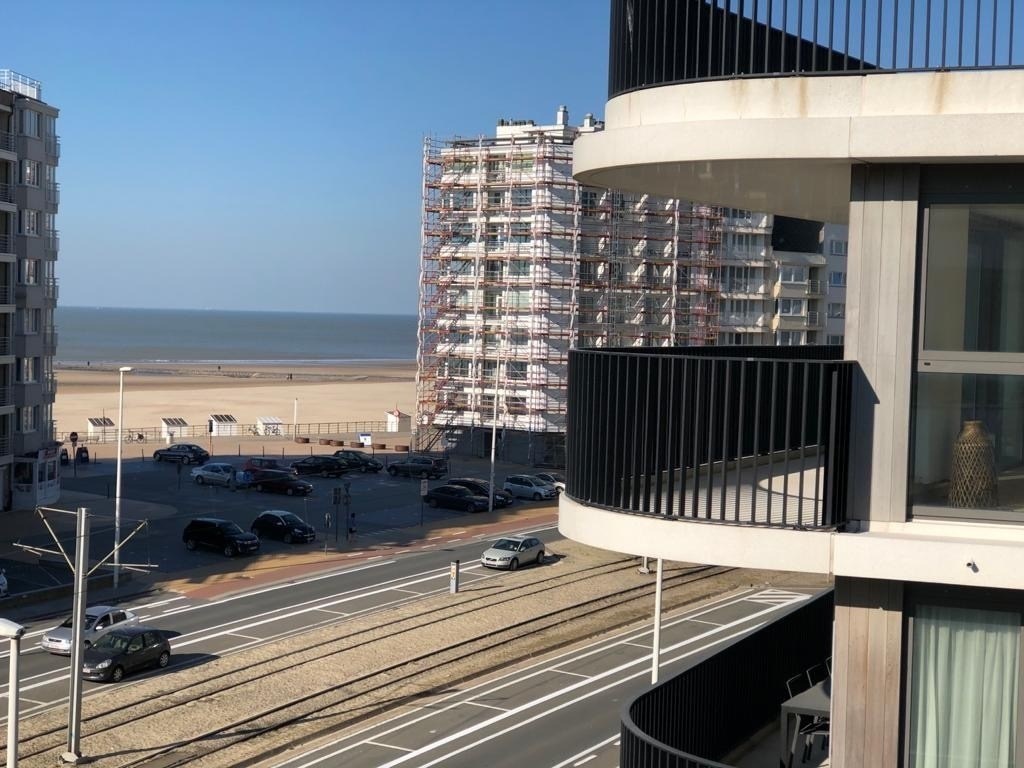 Nieuwbouwproject Bel  Air   I te   Oostende  dicht bij het Strand (lateraal zeezicht).     Terrasresidentie  gekenmerkt door  z'n mooie architectuur.     3de  v foto 1