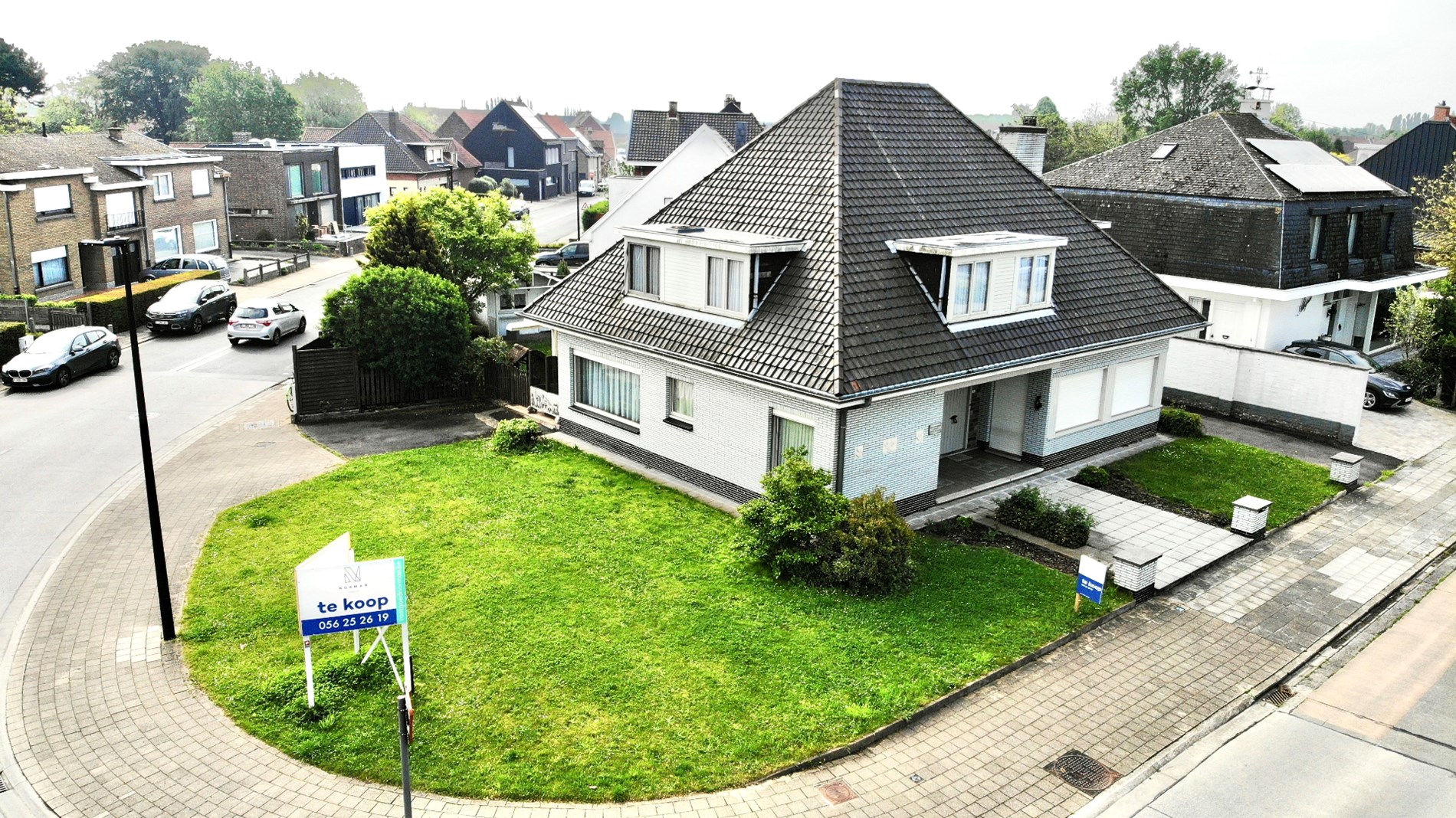 Zeer goed gelegen villa met sterke betonstructuur te Kuurne. foto 1