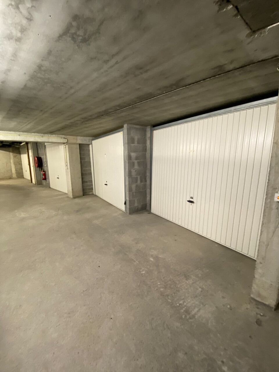 Vlot toegankelijke garagebox op niveau -2 in de residentie Seabird te Duinbergen.  foto 6